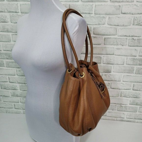 Michael Kors Astor Large Ring Brown Pebbled Leather Bucket Shoulder Bag Purse - Picture 3 of 12